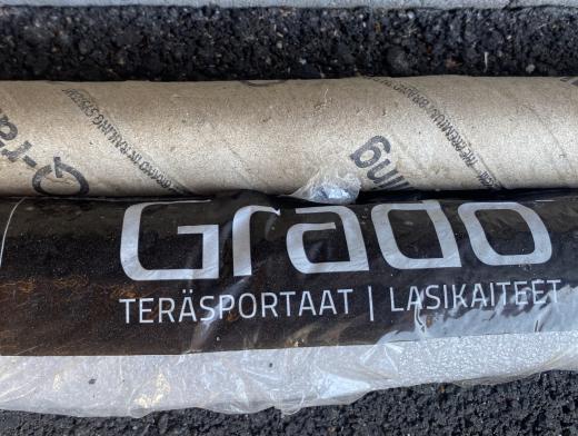 Lasikaiteen profiili