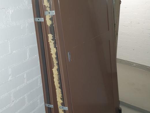 Uudet Sapa kylmäkatkaistut alumiiniset lämpö-ovet 