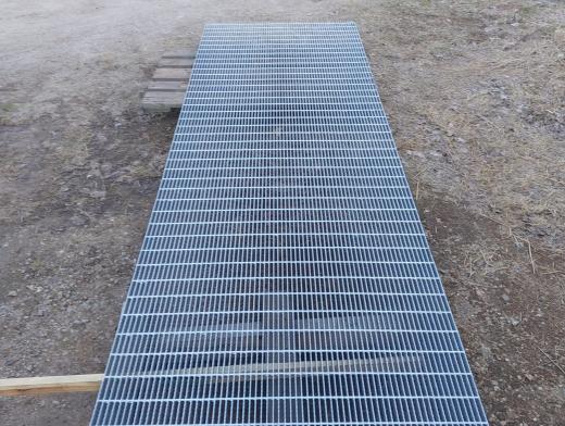  Kuumasinkitty ritilätaso